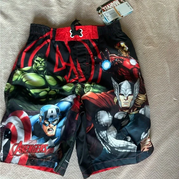 NWT Marvel boys swim trunks - size 7 - Picture 2 of 7
